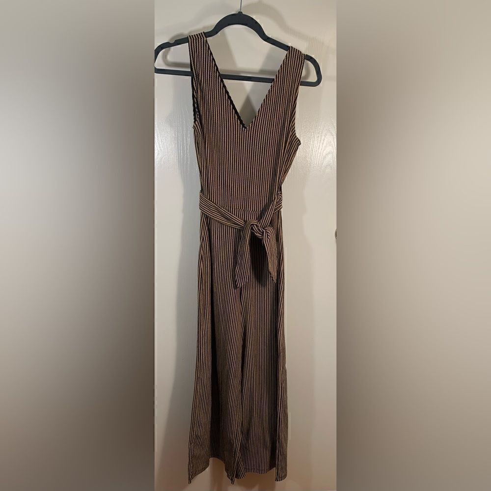 MNG EUC black/tan striped v-neck cross back wrap style jumpsuit Size medium